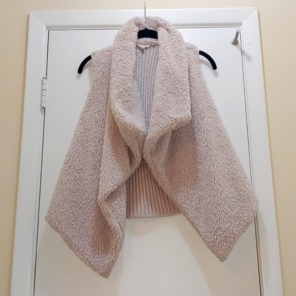 BB Dakota furry vest